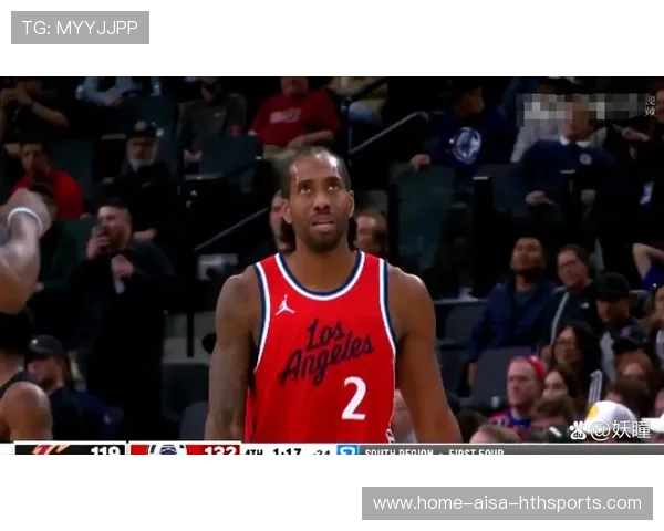 伦纳德后仰三分穿网，快船在主场取胜