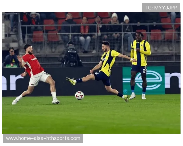 费内巴切强势推进迫使对手持续退守——前场压迫下的战术解码与品牌魅力